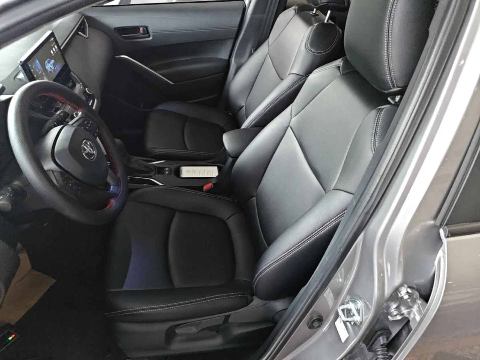 Toyota Corolla Cross 2023 Dual-Motor 2.0L Pioneer Edition — миниатюра 18