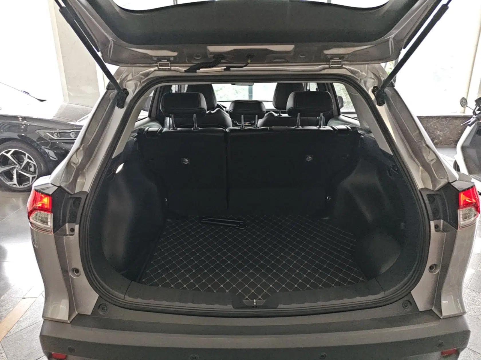 Toyota Corolla Cross 2023 Dual-Motor 2.0L Pioneer Edition — миниатюра 22