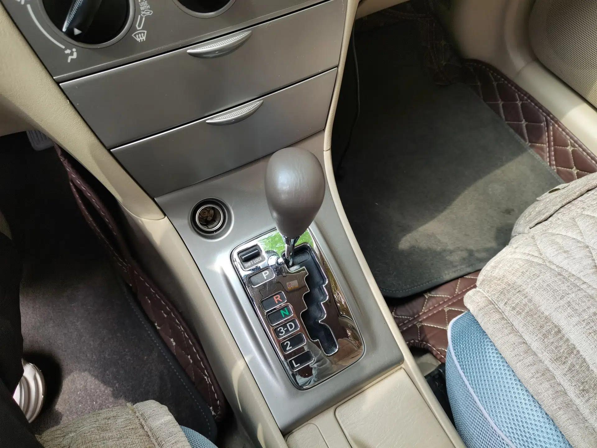 Toyota Corolla EX 2011 1.6L Automatic Classic Edition — миниатюра 15