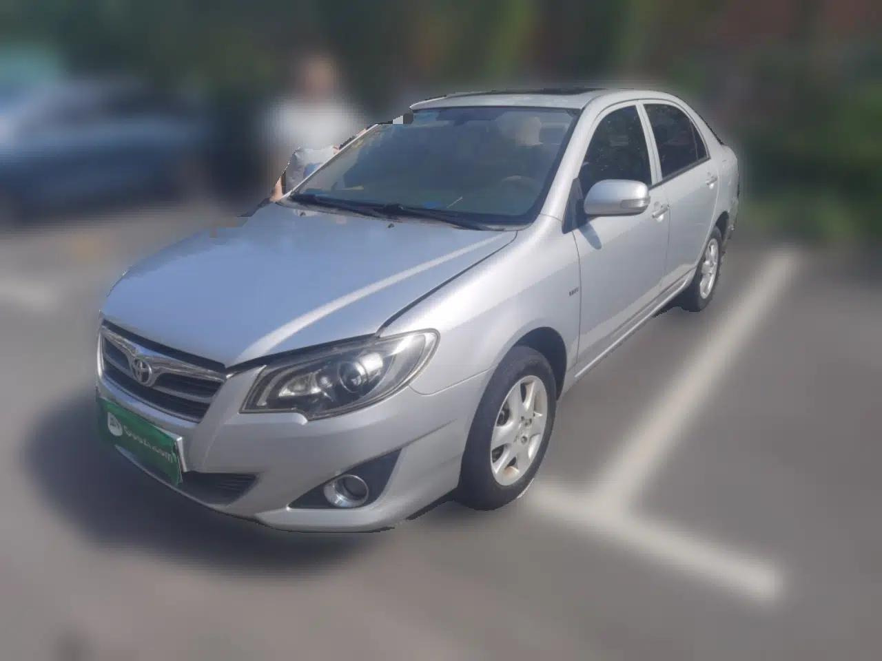Toyota Corolla EX 2013 1.6L Manual Luxury Edition — миниатюра 1