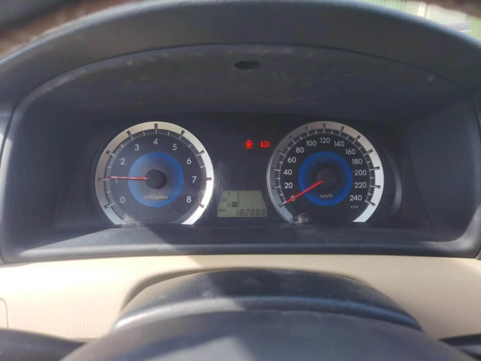 Toyota Corolla EX 2013 1.6L Manual Luxury Edition — миниатюра 12
