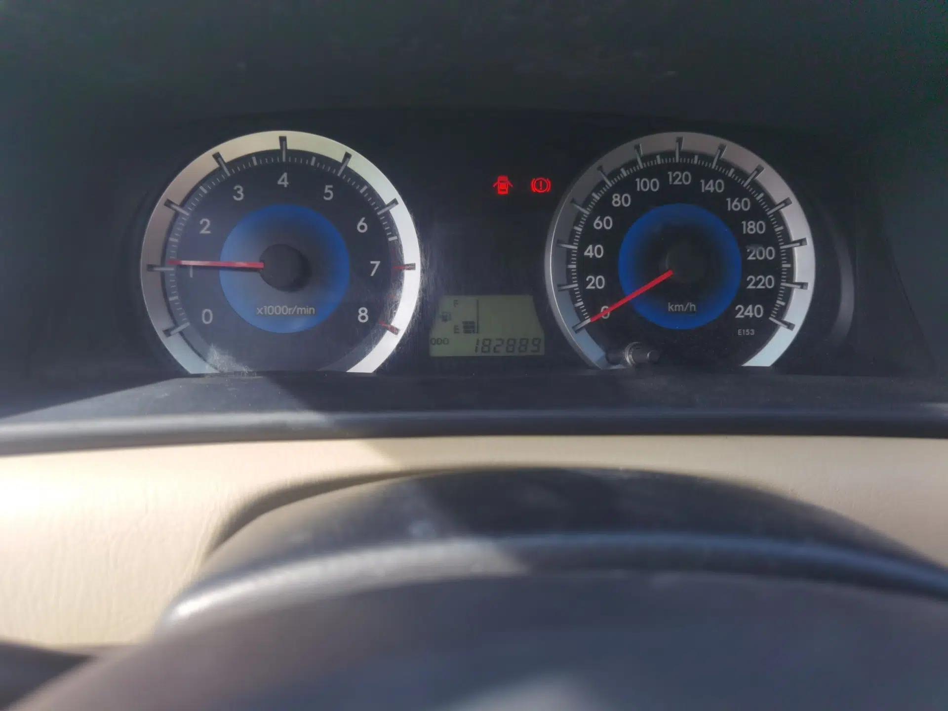 Toyota Corolla EX 2013 1.6L Manual Luxury Edition — миниатюра 13