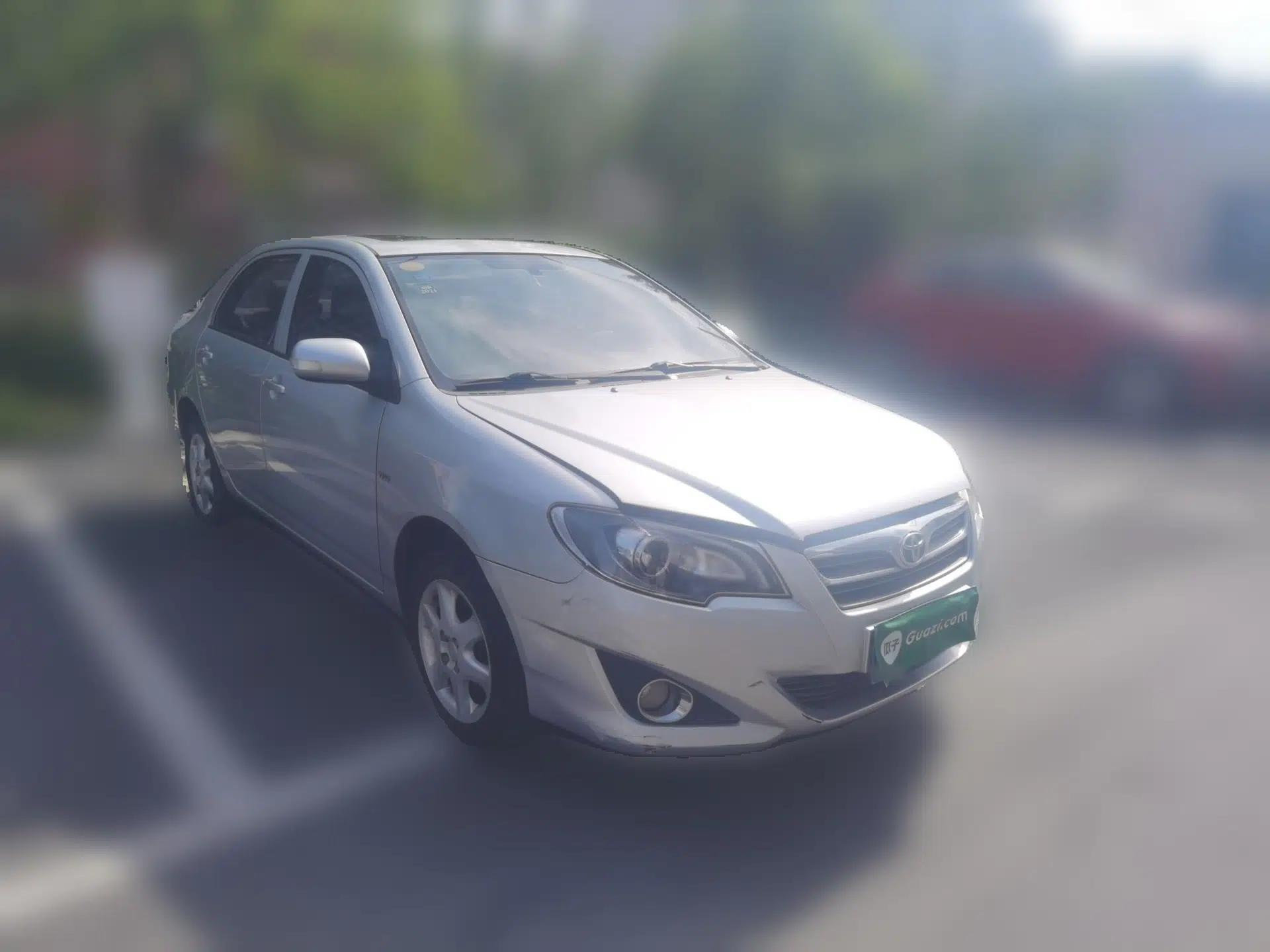 Toyota Corolla EX 2013 1.6L Manual Luxury Edition — миниатюра 3