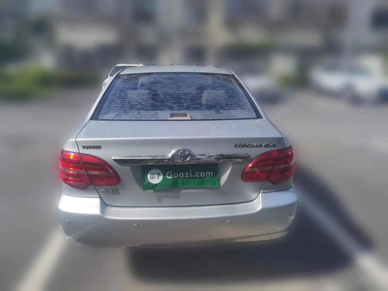 Toyota Corolla EX 2013 1.6L Manual Luxury Edition — миниатюра 5