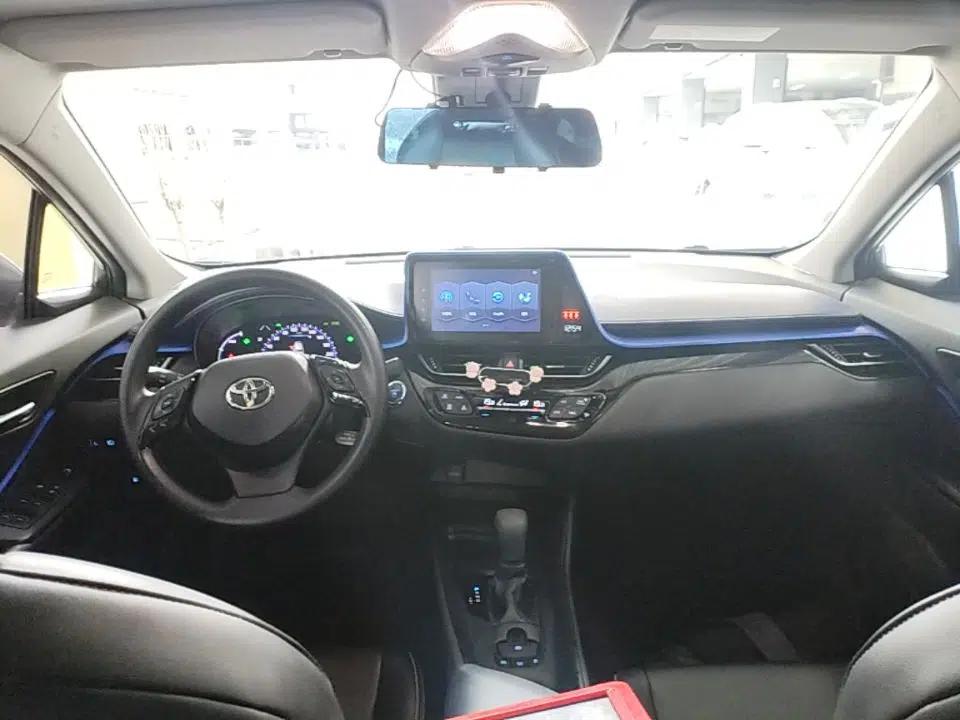 Toyota C-HR 2021 Dual-Motor 2.0L E-CVT Comfort Edition — миниатюра 13