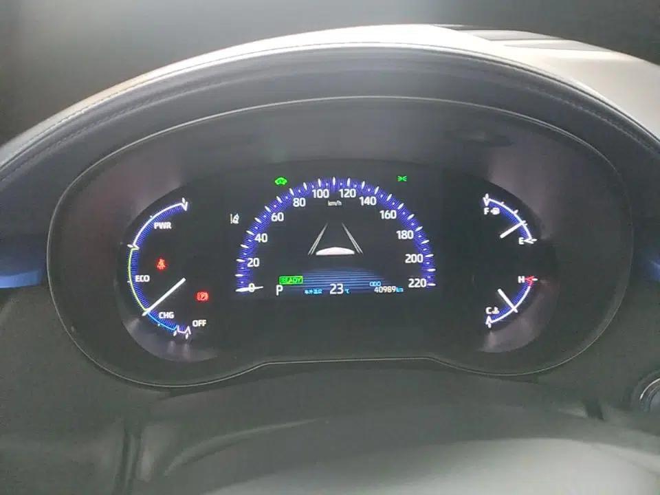 Toyota C-HR 2021 Dual-Motor 2.0L E-CVT Comfort Edition — миниатюра 15
