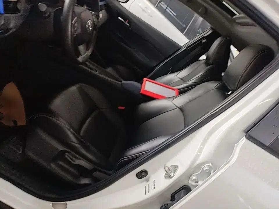 Toyota C-HR 2021 Dual-Motor 2.0L E-CVT Comfort Edition — миниатюра 18