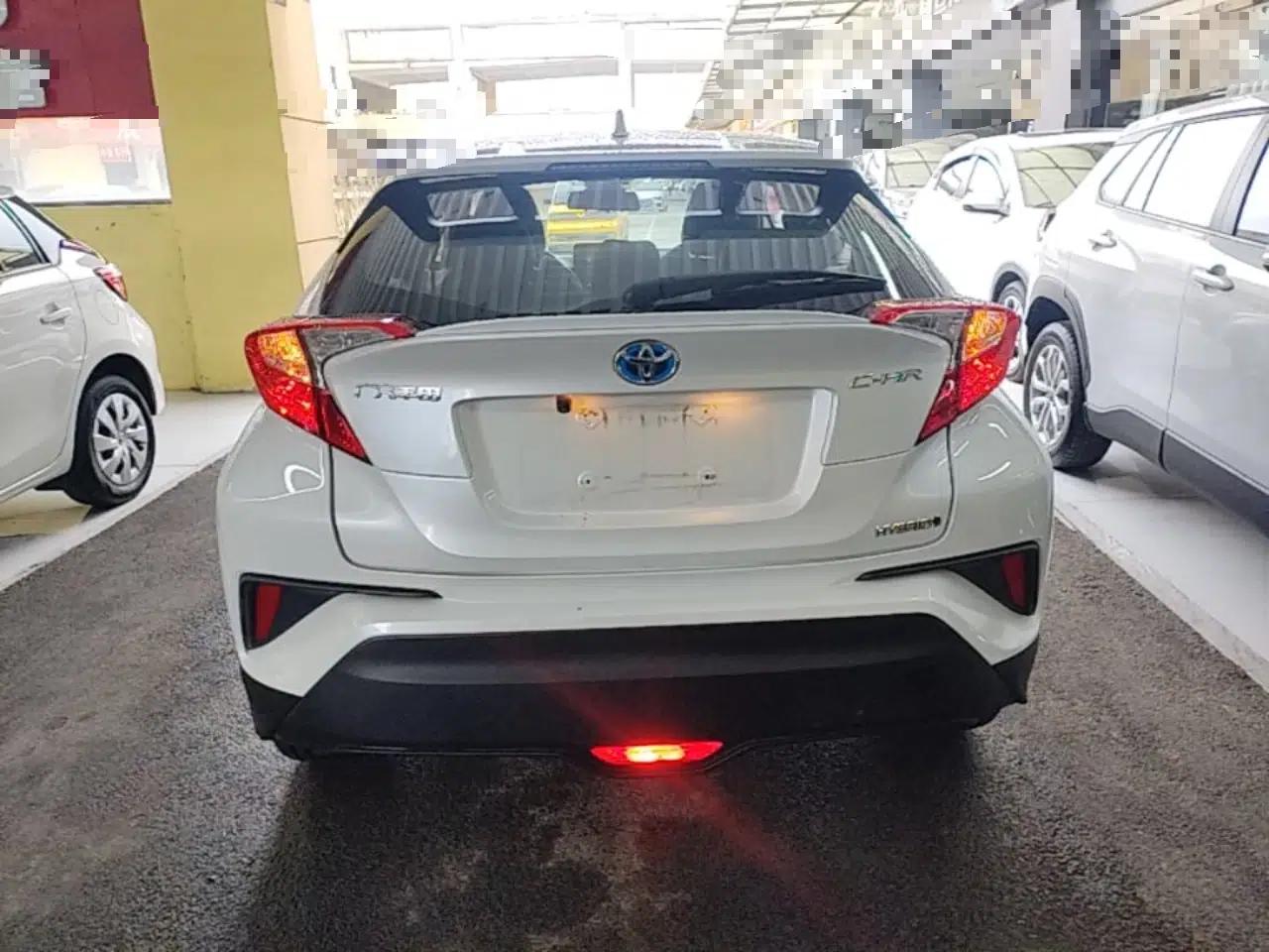 Toyota C-HR 2021 Dual-Motor 2.0L E-CVT Comfort Edition — миниатюра 5