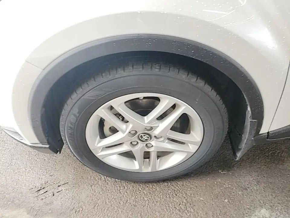 Toyota C-HR 2021 Dual-Motor 2.0L E-CVT Comfort Edition — миниатюра 8