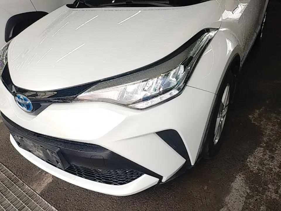Toyota C-HR 2021 Dual-Motor 2.0L E-CVT Comfort Edition — миниатюра 9