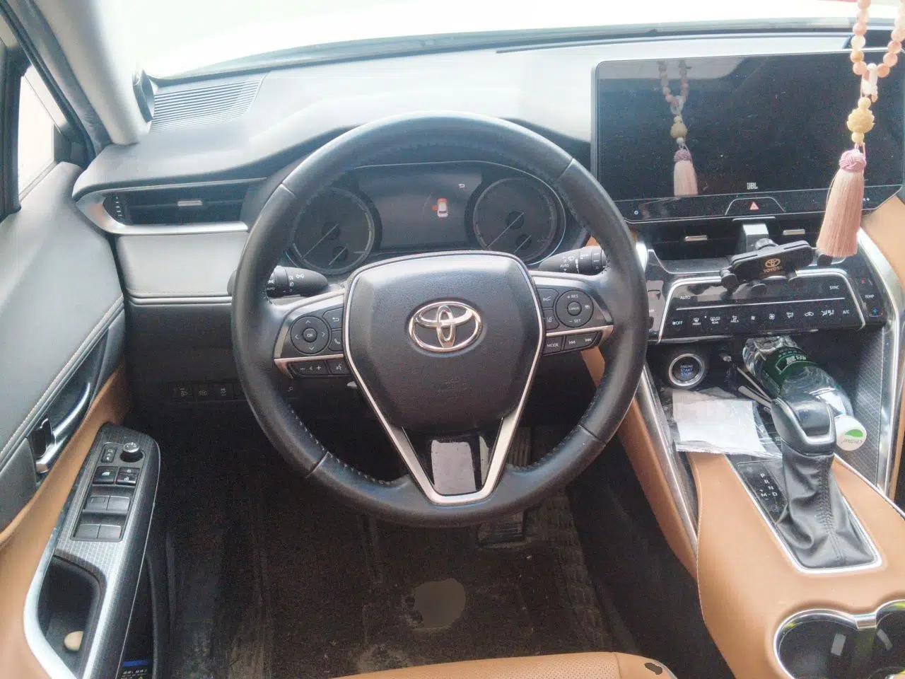 Toyota Venza 2022 2.0L CVT Two-Wheel Drive Prestige Edition — миниатюра 11