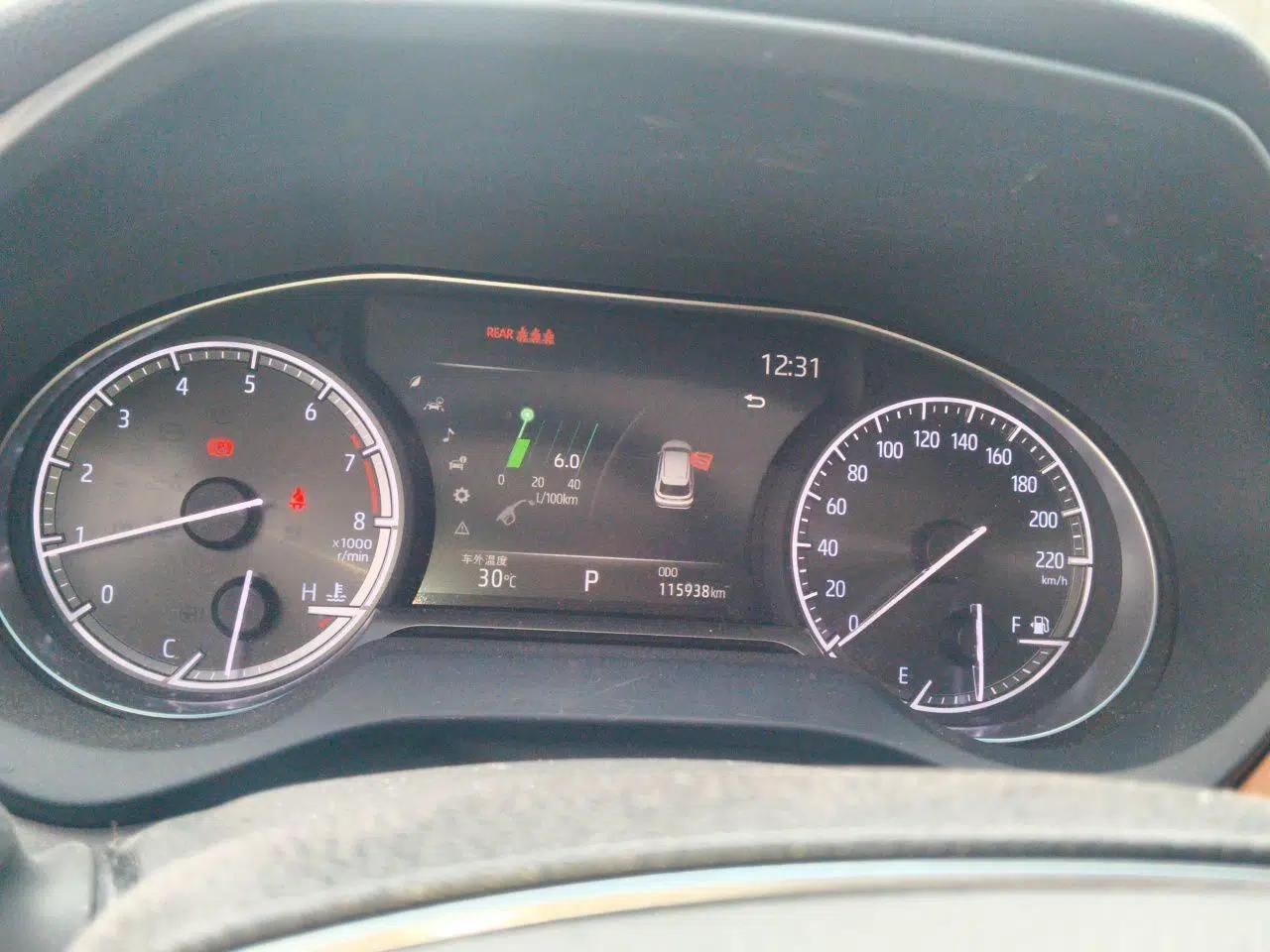 Toyota Venza 2022 2.0L CVT Two-Wheel Drive Prestige Edition — миниатюра 12