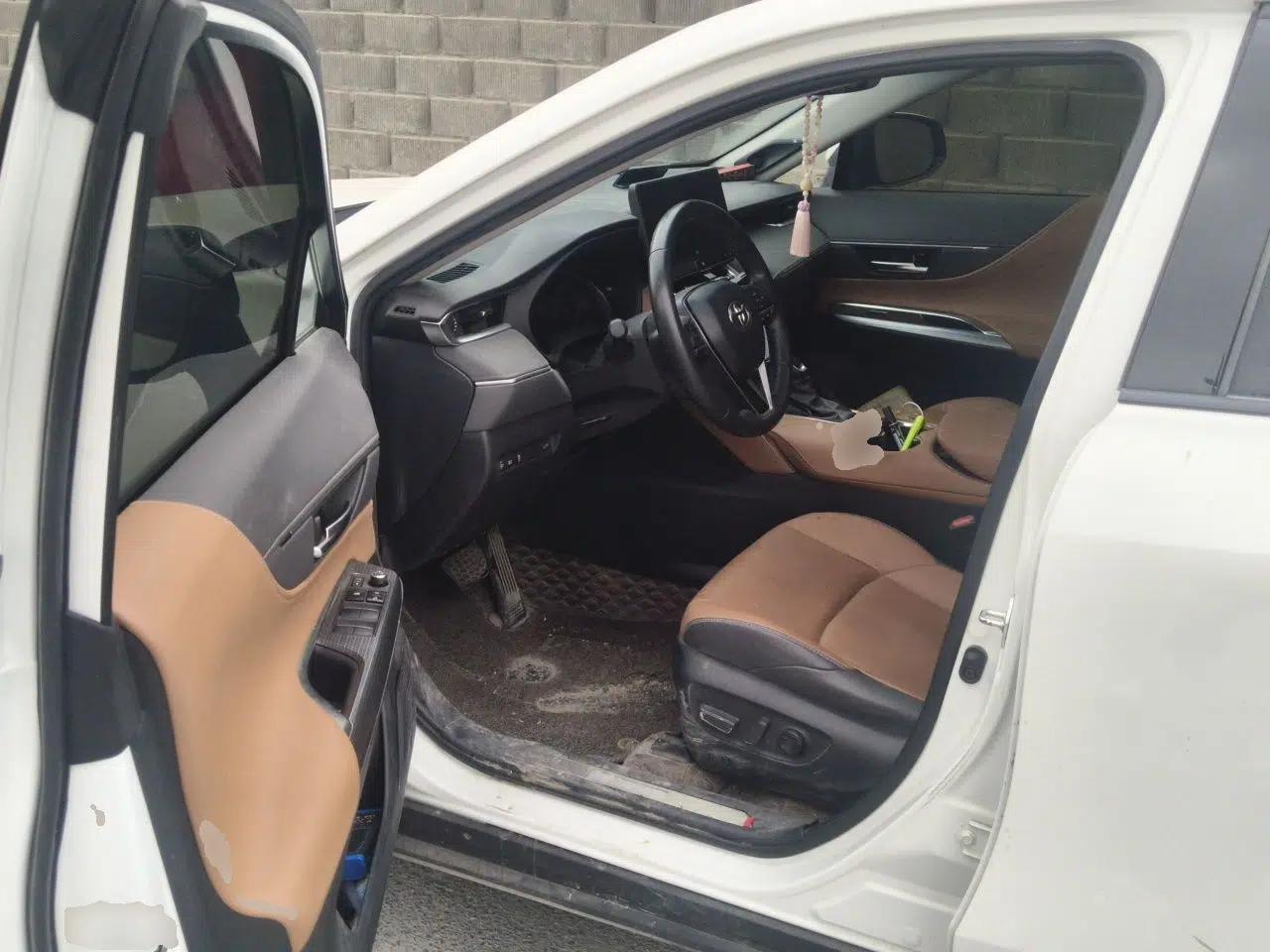 Toyota Venza 2022 2.0L CVT Two-Wheel Drive Prestige Edition — миниатюра 17