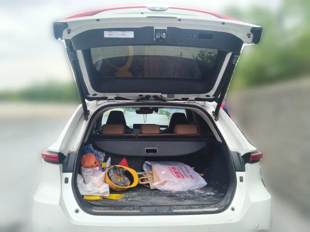 Toyota Venza 2022 2.0L CVT Two-Wheel Drive Prestige Edition — миниатюра 20