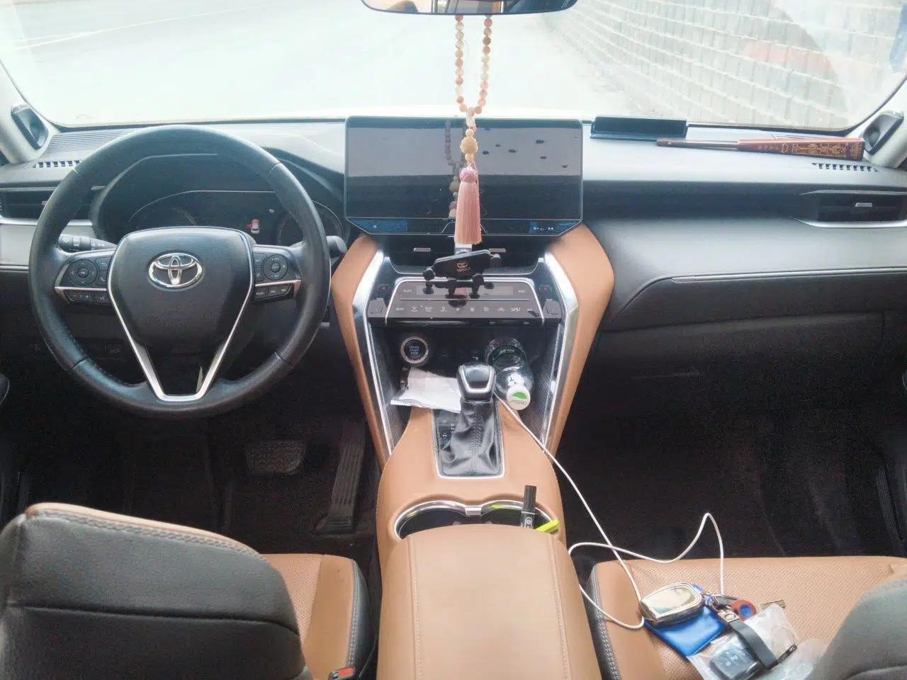 Toyota Venza 2022 2.0L CVT Two-Wheel Drive Prestige Edition — миниатюра 10