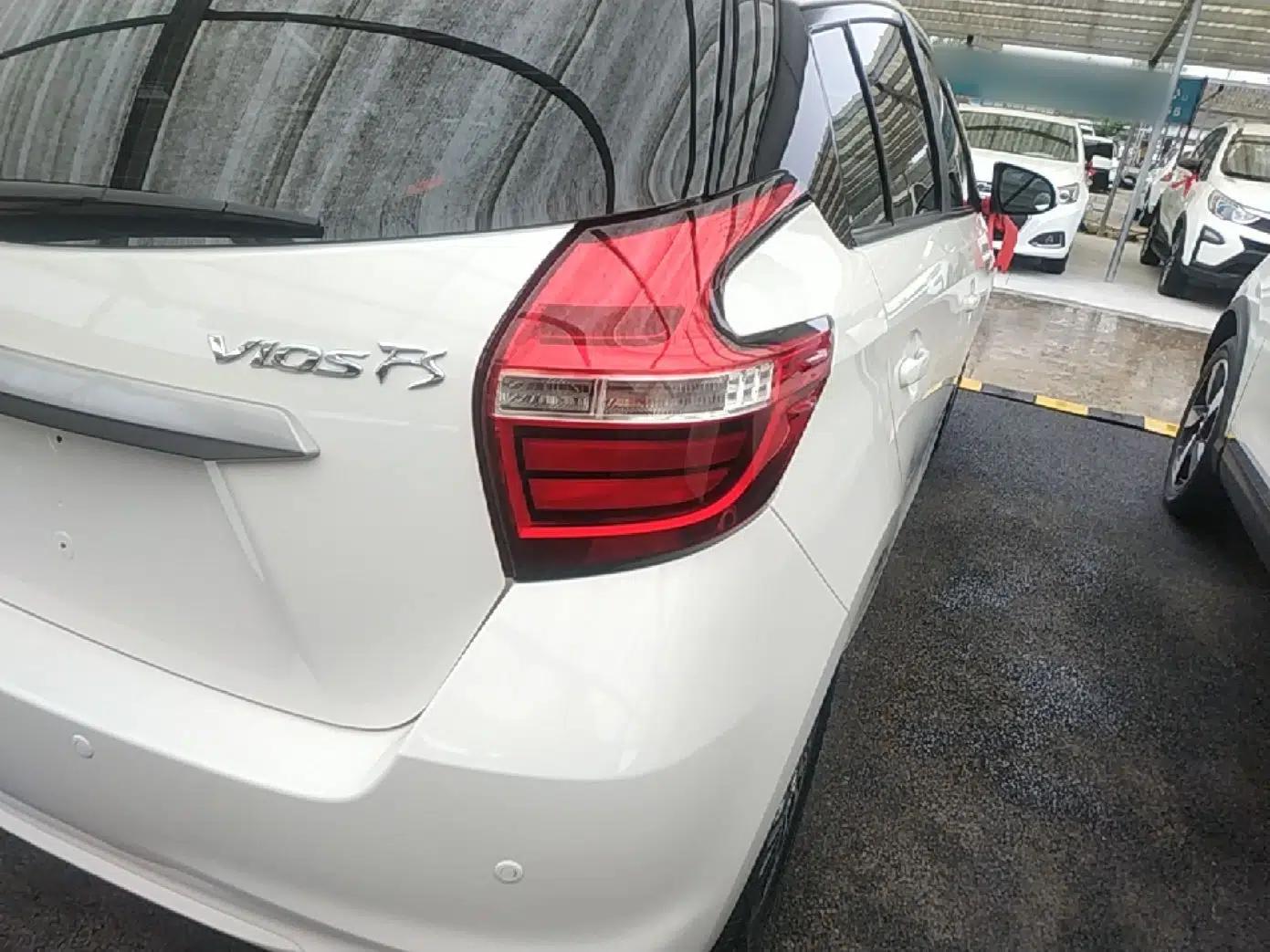 Toyota Vios FS 2017 1.5L CVT Fengchi Edition — миниатюра 7