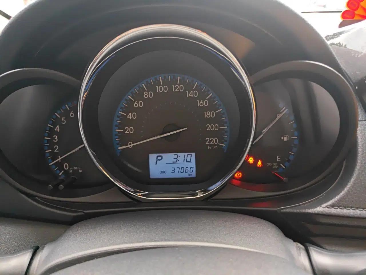 Toyota Vios FS 2017 1.5L CVT Fengchi Edition — миниатюра 12
