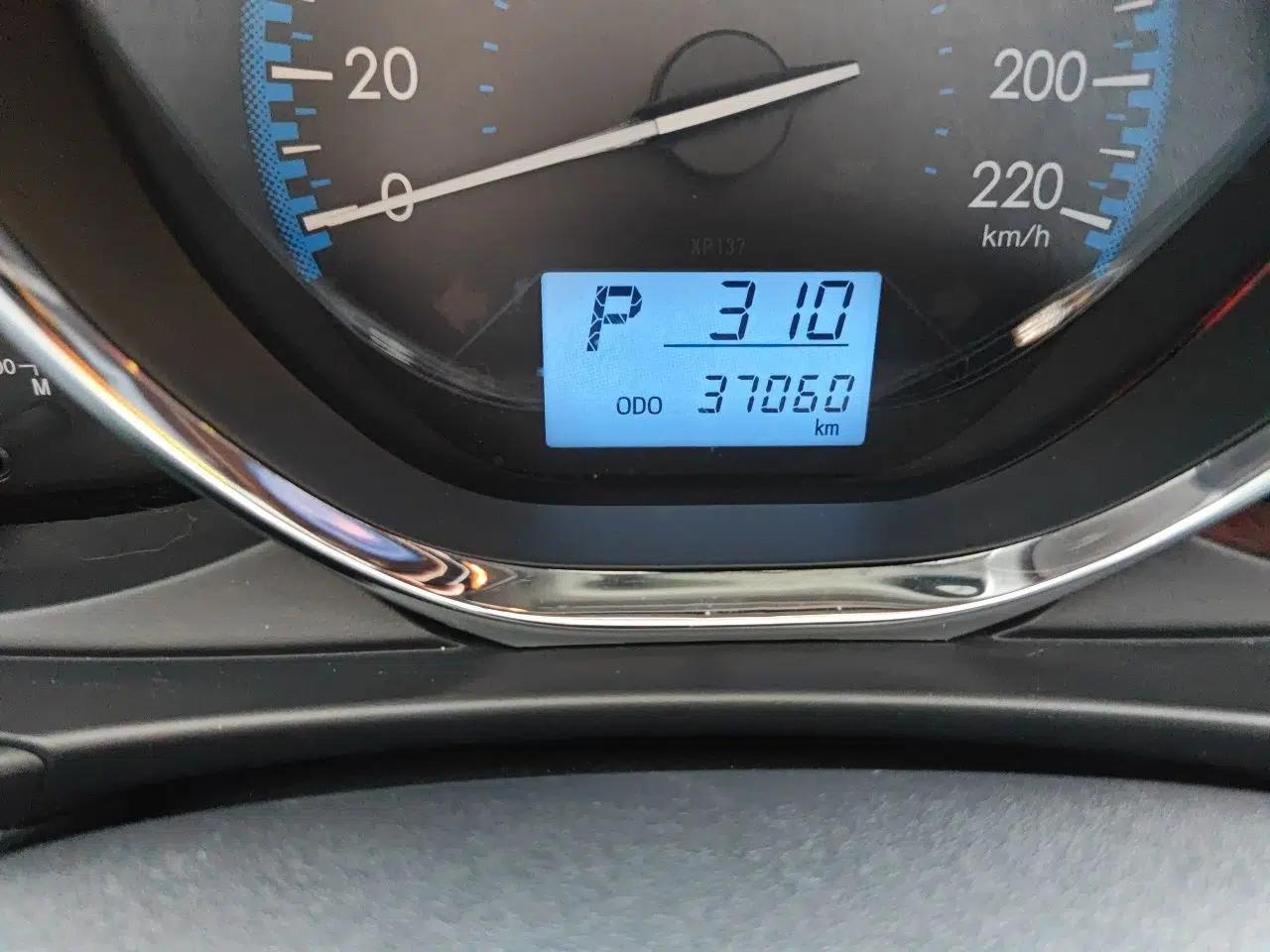 Toyota Vios FS 2017 1.5L CVT Fengchi Edition — миниатюра 13
