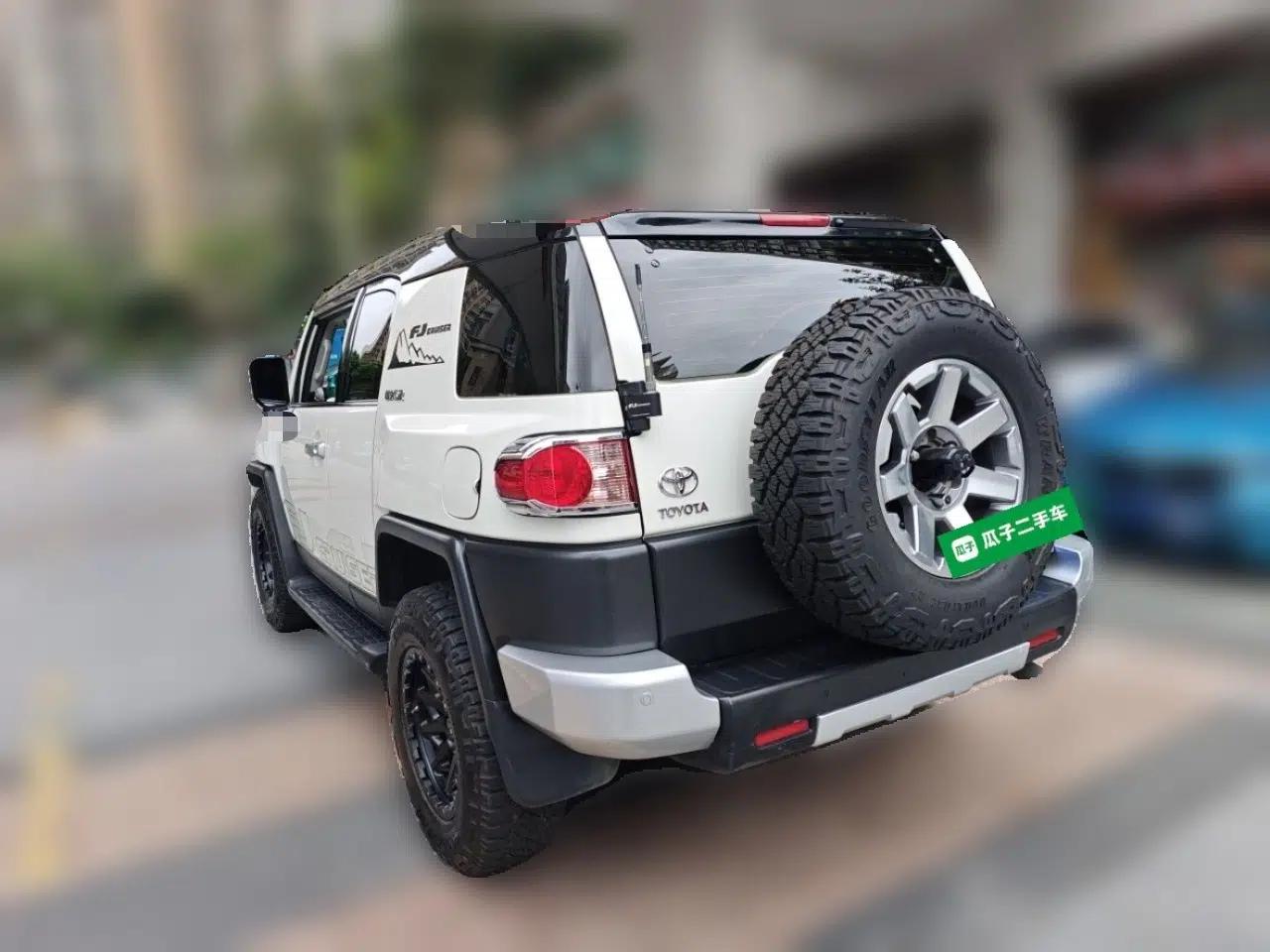 Toyota FJ Cruiser  — миниатюра 4