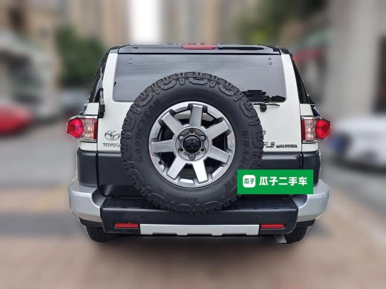 Toyota FJ Cruiser  — миниатюра 5