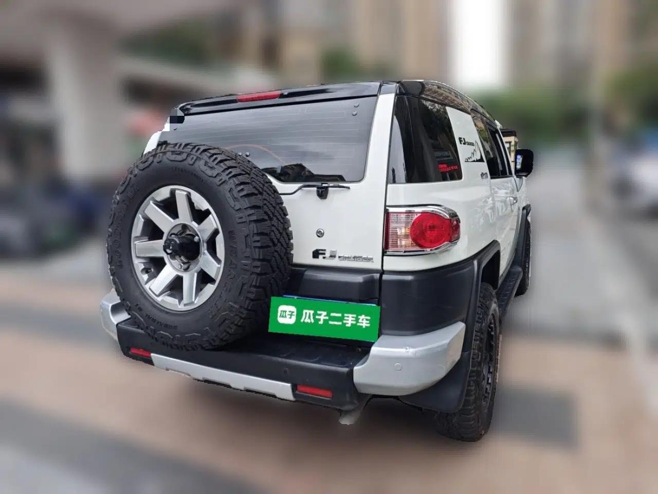 Toyota FJ Cruiser  — миниатюра 6