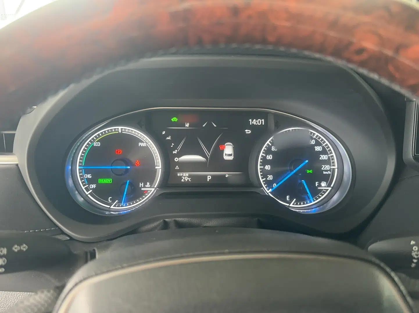 Toyota Harrier 2023 Dual-Motor 2.5L CVT 4x4 Deluxe Edition — миниатюра 10