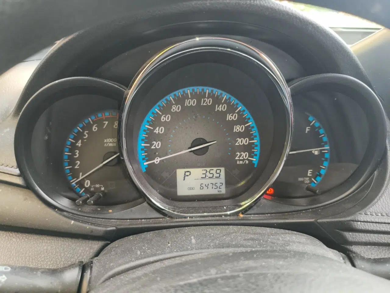 Toyota YARiS L Zhi Xiang 2017 1.5E CVT Dynamic Edition — миниатюра 12