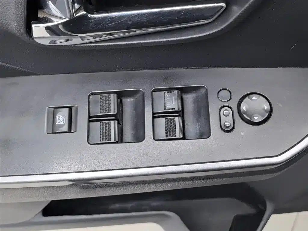Wingle 5 2017 2.0T European Edition Diesel 2WD Entry-level Model with Large Double Cab GW4D20E — миниатюра 9