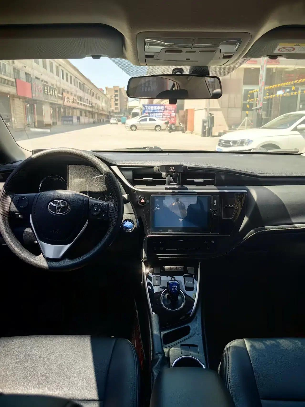 Toyota Corolla Hybrid E+ 2019 1.8L E-CVT Leading Edition — миниатюра 10