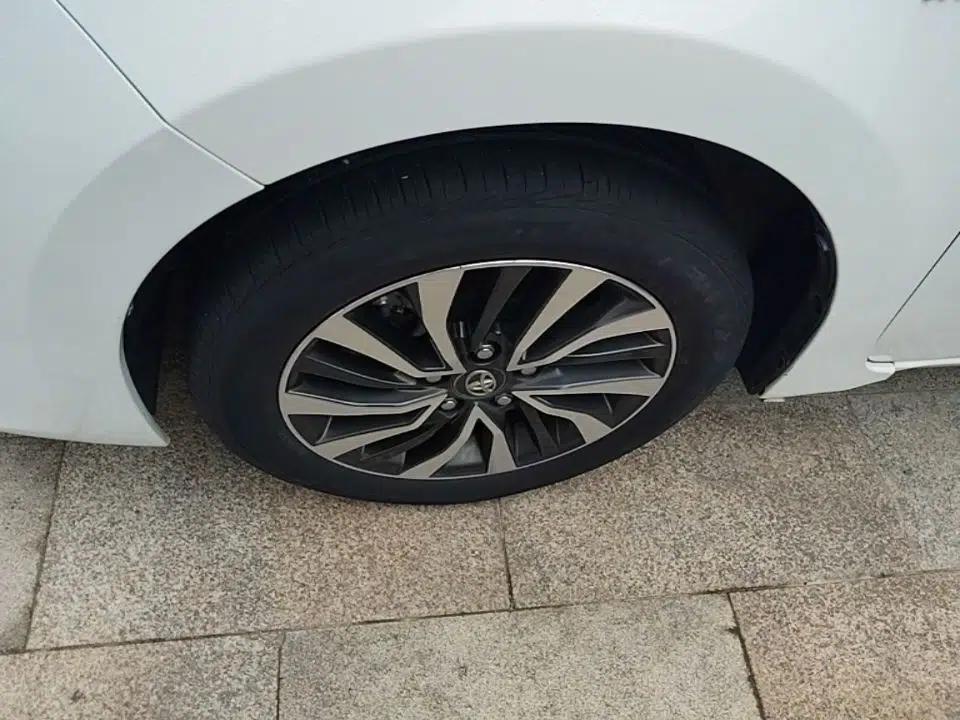 Toyota Corolla Hybrid E+ 2019 1.8L E-CVT Flagship Edition — миниатюра 9
