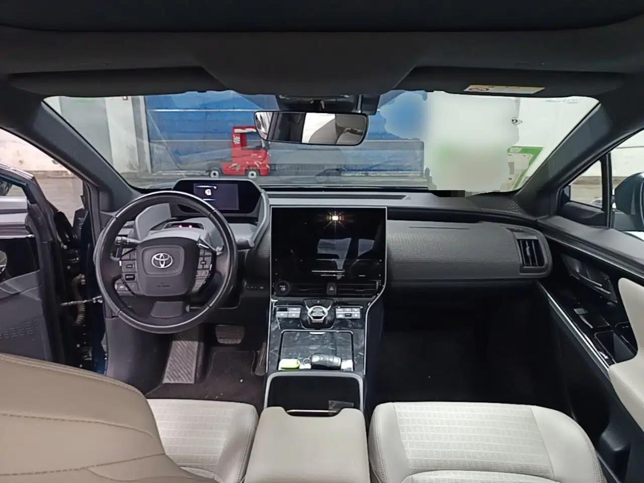 Toyota FAW bZ4X 2022 Four-Wheel-Drive High-Performance PRO Edition — миниатюра 13