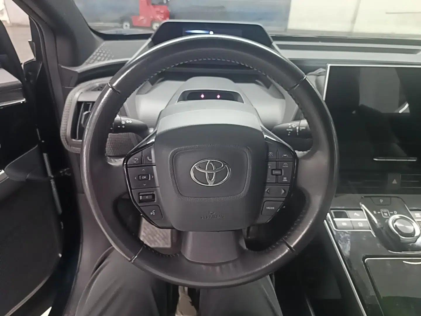 Toyota FAW bZ4X 2022 Four-Wheel-Drive High-Performance PRO Edition — миниатюра 14