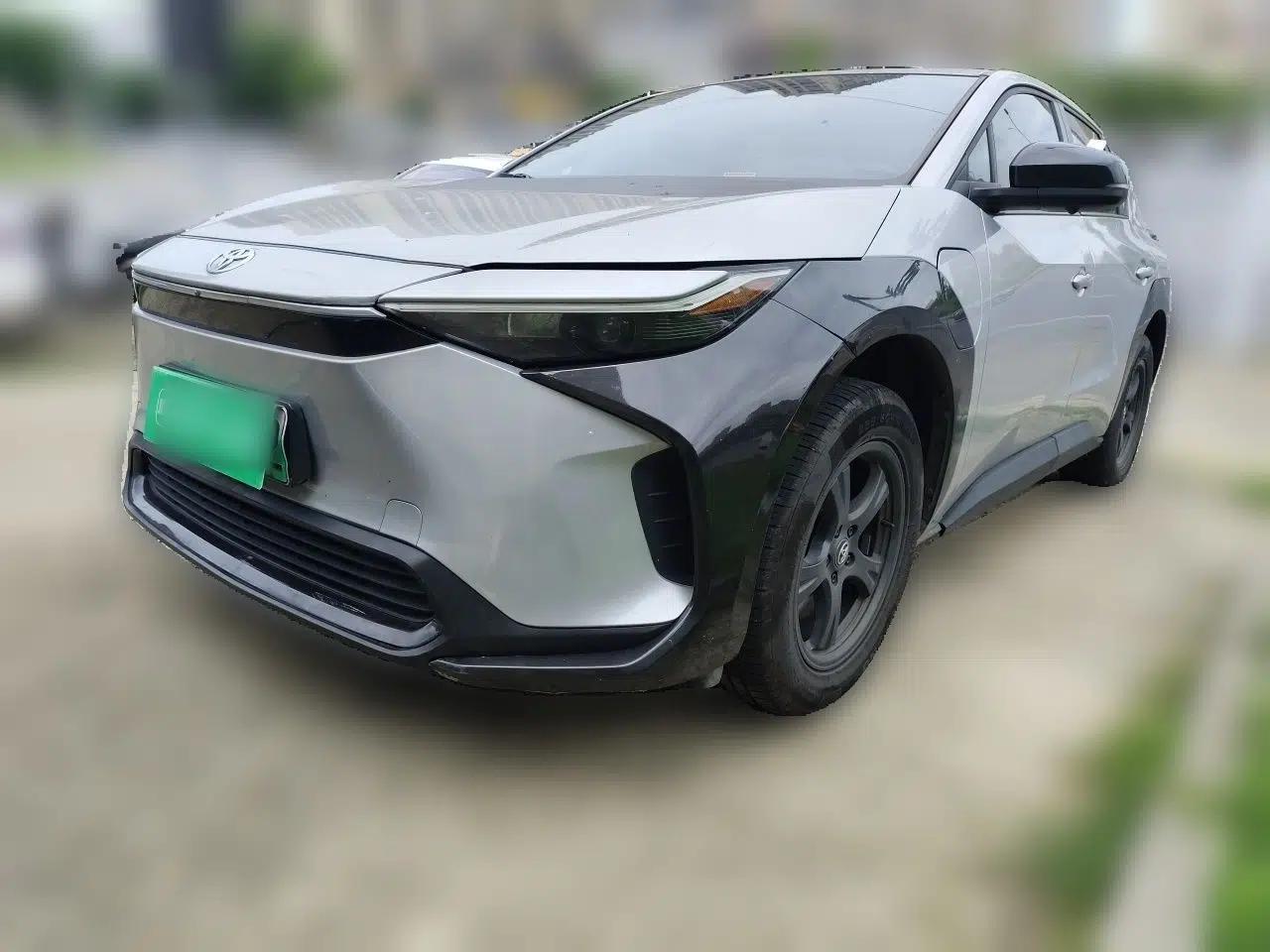 Toyota FAW bZ4X 2022 Two-Wheel-Drive Long-Range JOY Edition — миниатюра 1