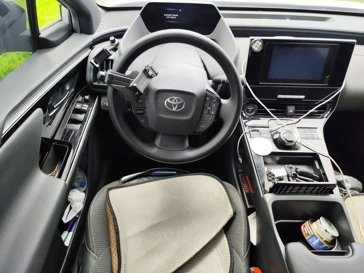 Toyota FAW bZ4X 2022 Two-Wheel-Drive Long-Range JOY Edition — миниатюра 11