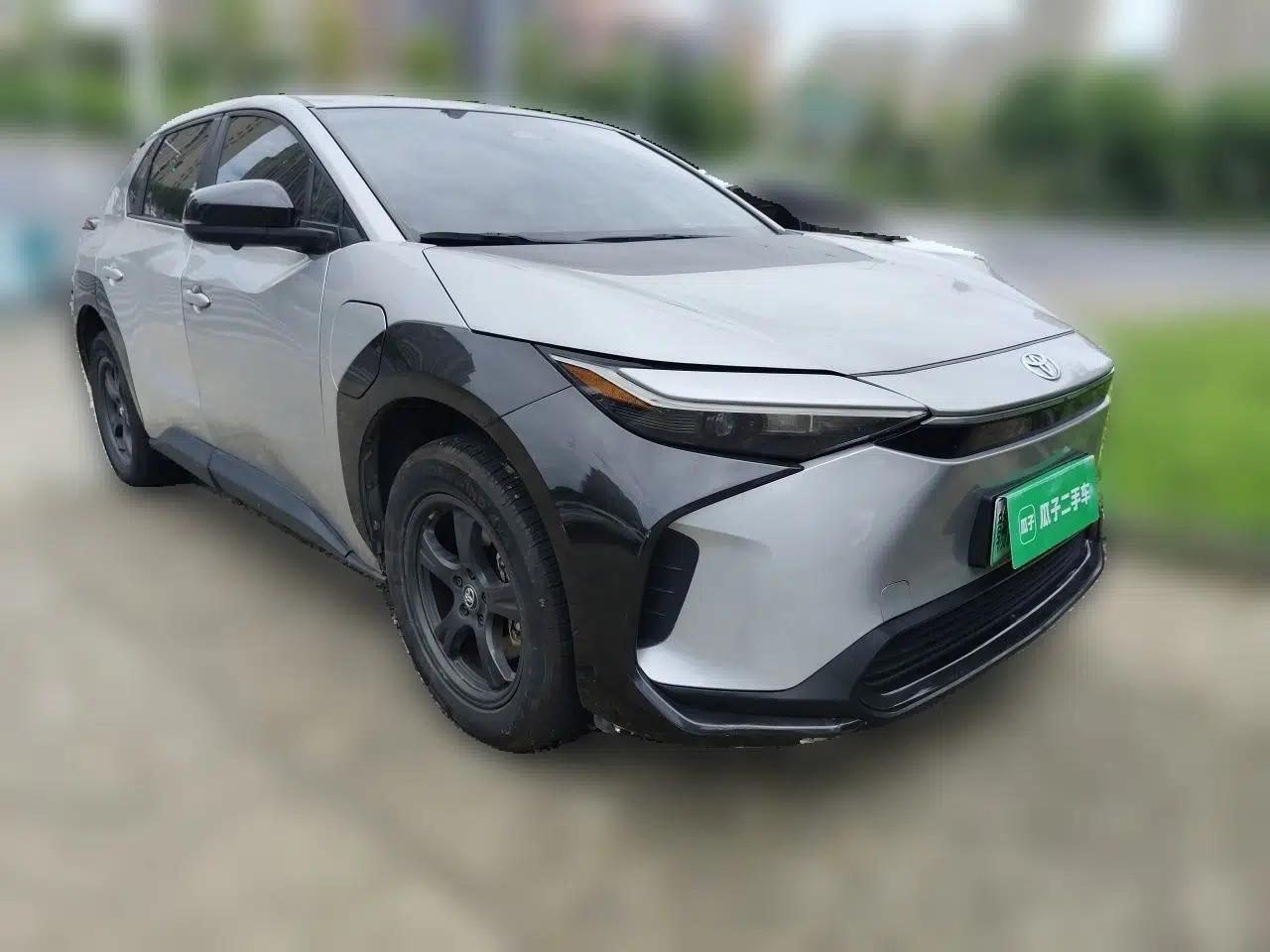 Toyota FAW bZ4X 2022 Two-Wheel-Drive Long-Range JOY Edition — миниатюра 3