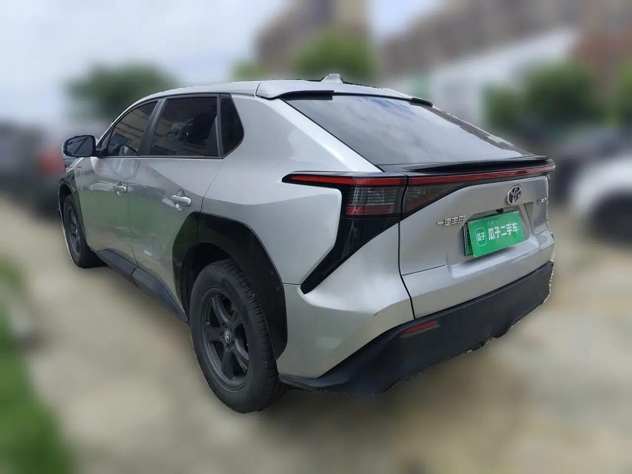 Toyota FAW bZ4X 2022 Two-Wheel-Drive Long-Range JOY Edition — миниатюра 4