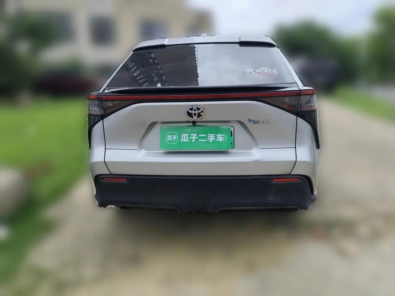 Toyota FAW bZ4X 2022 Two-Wheel-Drive Long-Range JOY Edition — миниатюра 5