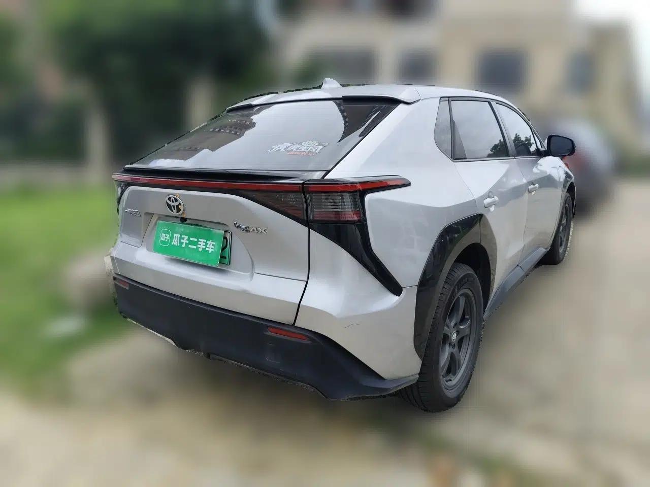 Toyota FAW bZ4X 2022 Two-Wheel-Drive Long-Range JOY Edition — миниатюра 6