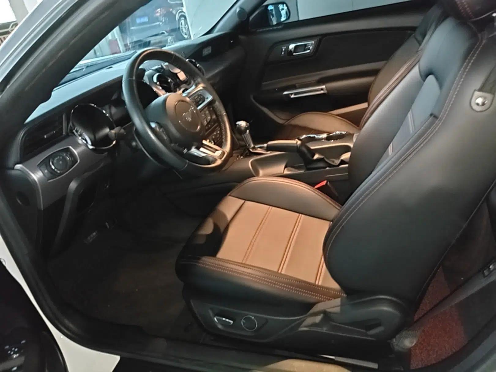 Ford Mustang 2016 2.3T Automatic Middle East Version — миниатюра 18