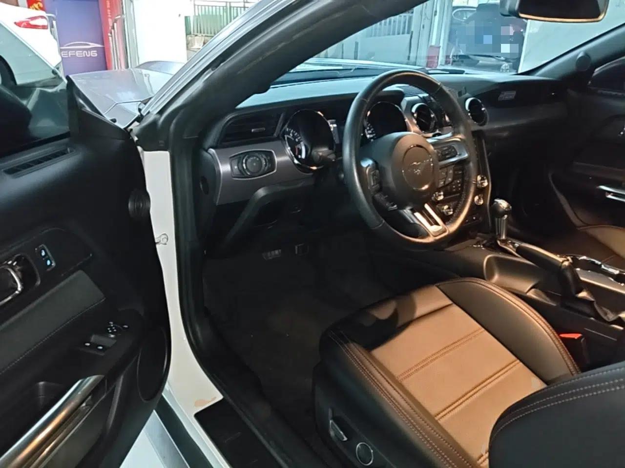 Ford Mustang 2016 2.3T Automatic Middle East Version — миниатюра 19
