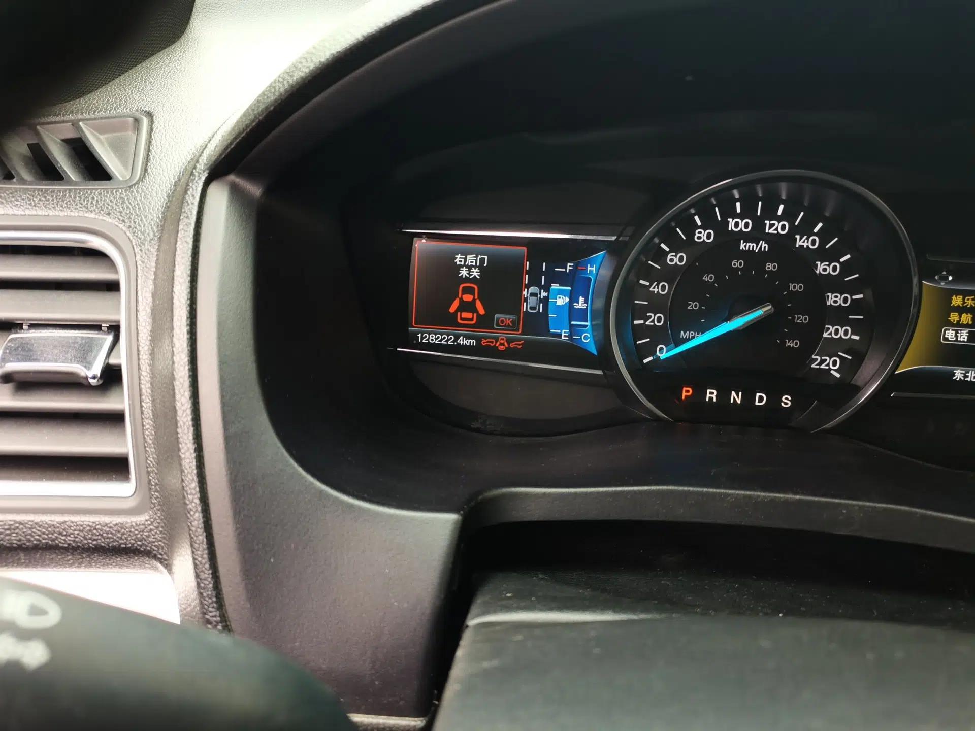 Ford Explorer 2017 3.5T Elite Edition — миниатюра 13
