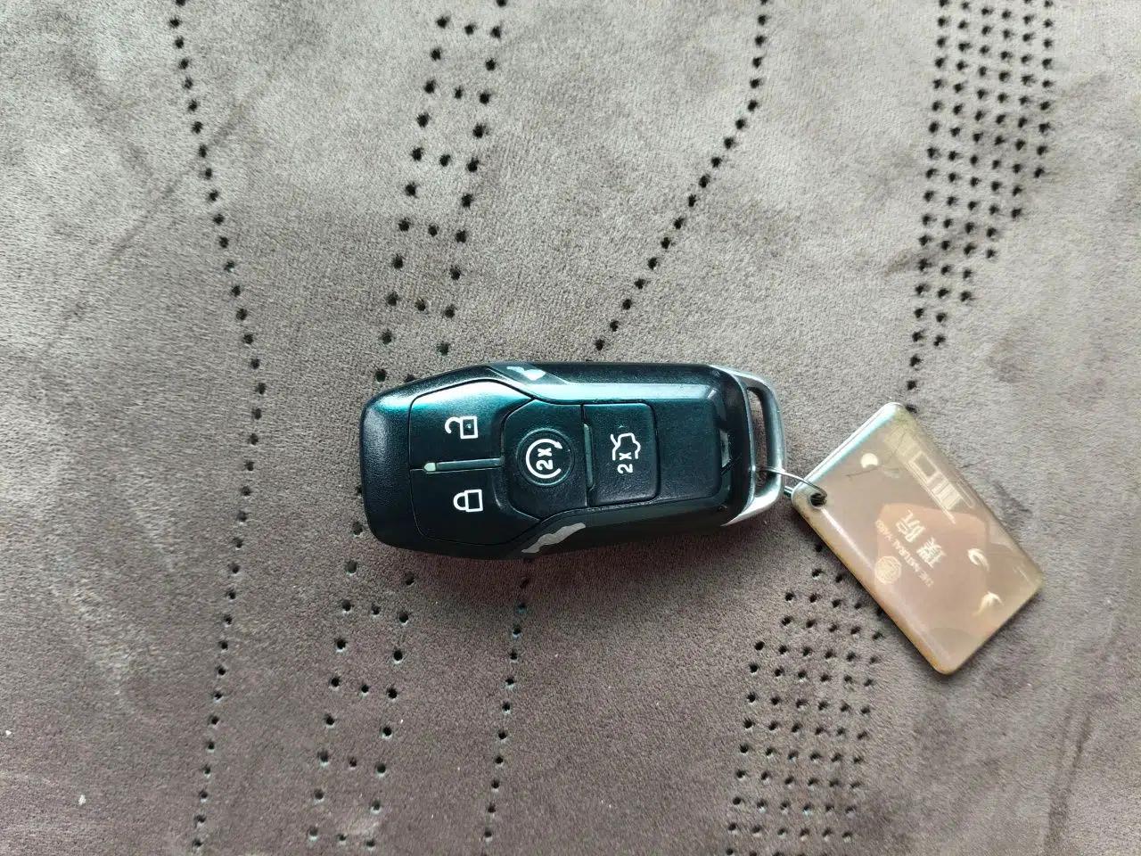 Ford Explorer 2016 2.3T Fashion Edition — миниатюра 9