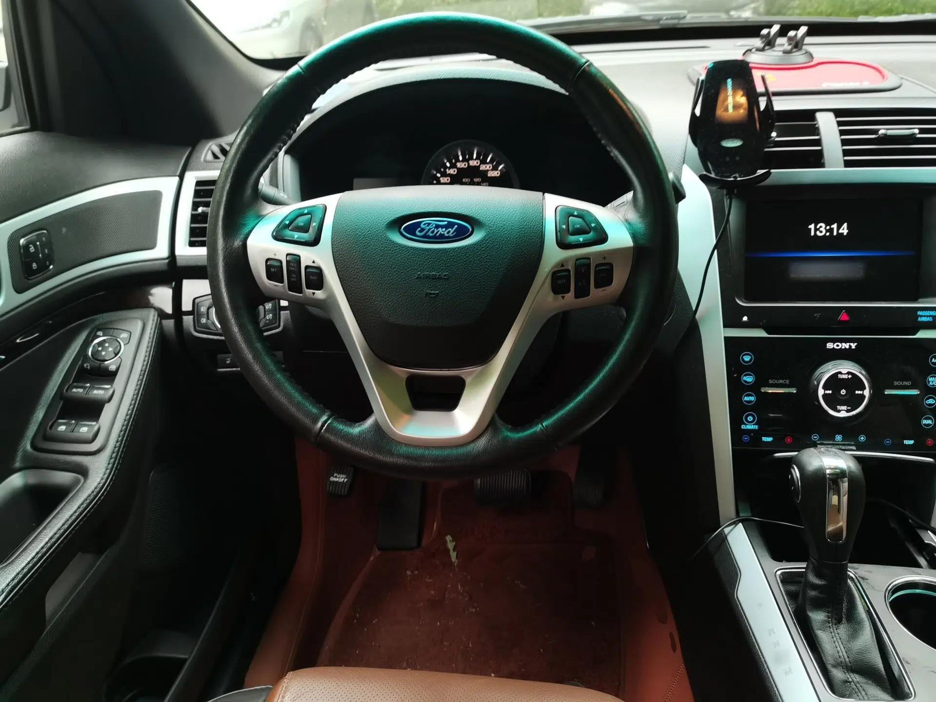 Ford Explorer 2013 3.5L Deluxe Model — миниатюра 11