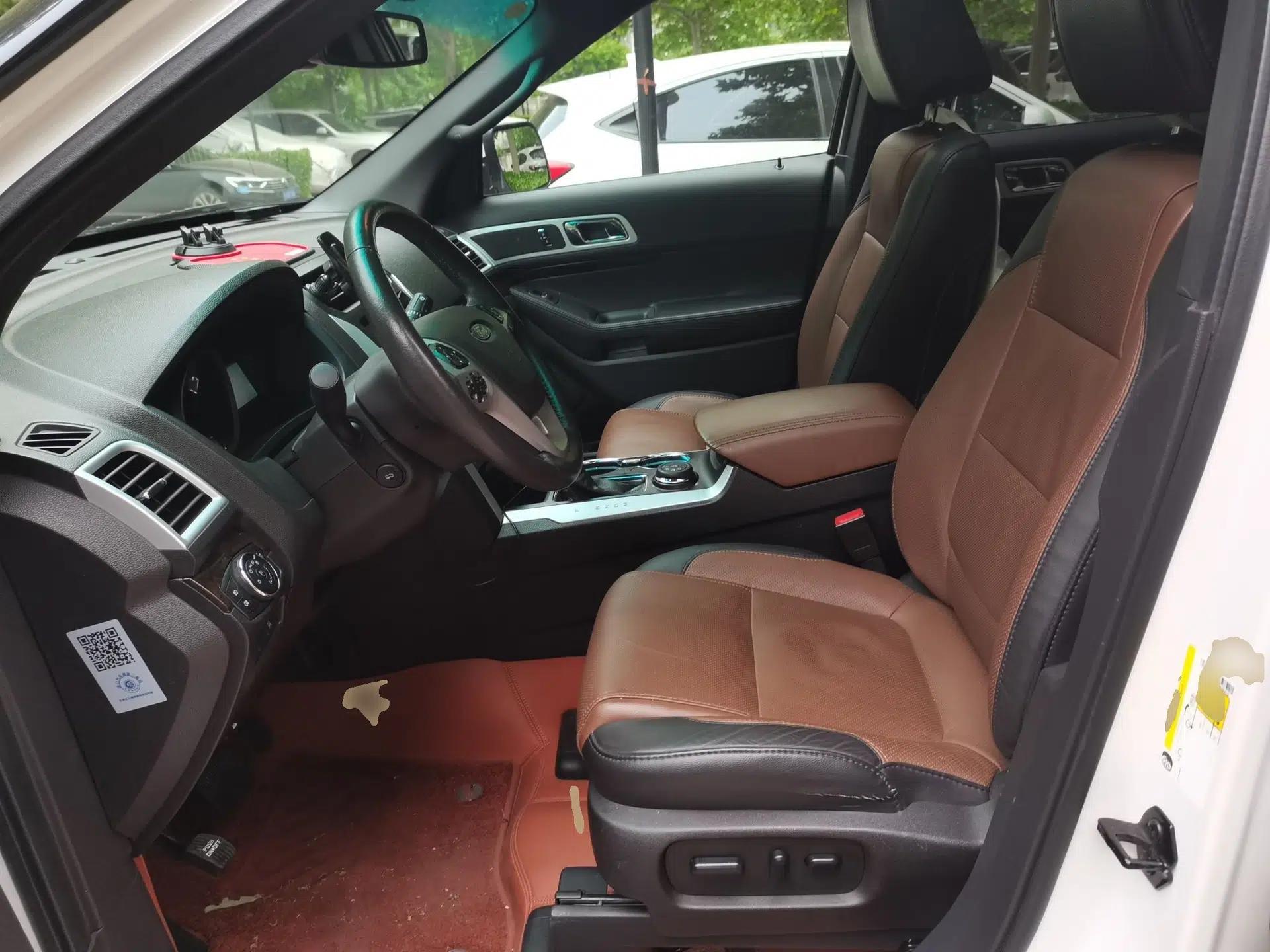 Ford Explorer 2013 3.5L Deluxe Model — миниатюра 16