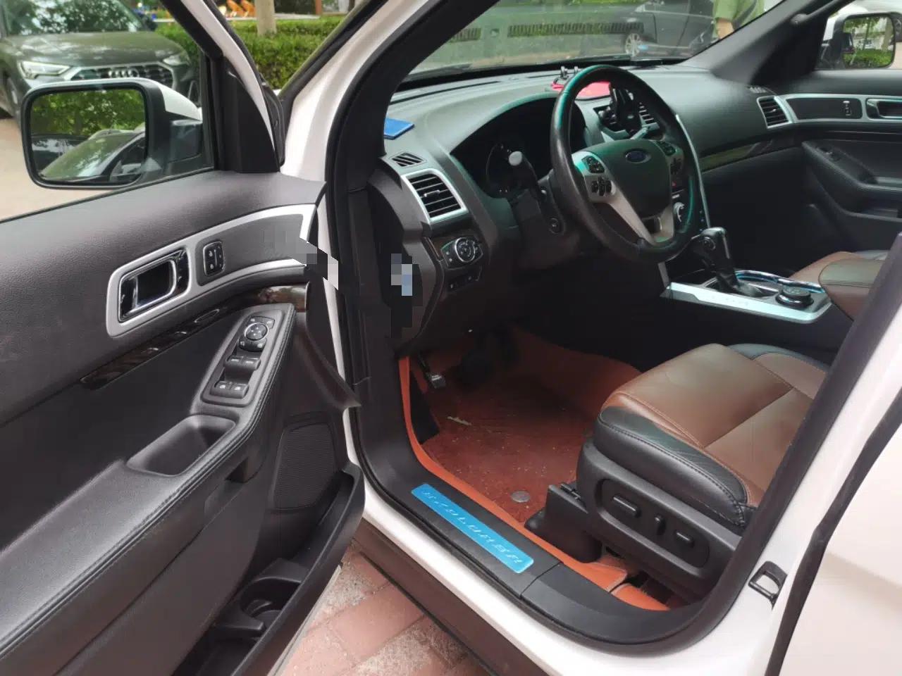 Ford Explorer 2013 3.5L Deluxe Model — миниатюра 17