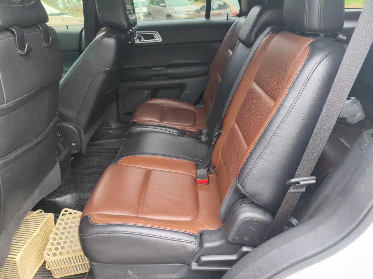 Ford Explorer 2013 3.5L Deluxe Model — миниатюра 18