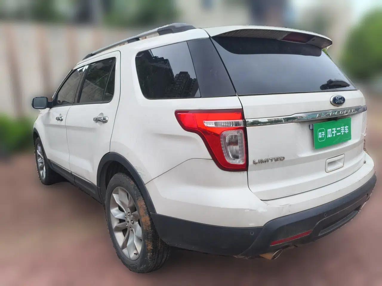 Ford Explorer 2013 3.5L Deluxe Model — миниатюра 4