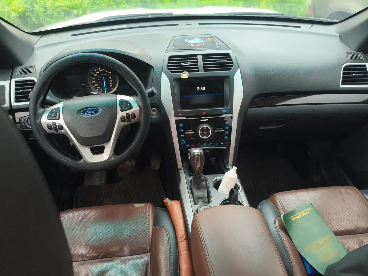 Ford Explorer 2013 3.5L Deluxe Model — миниатюра 10