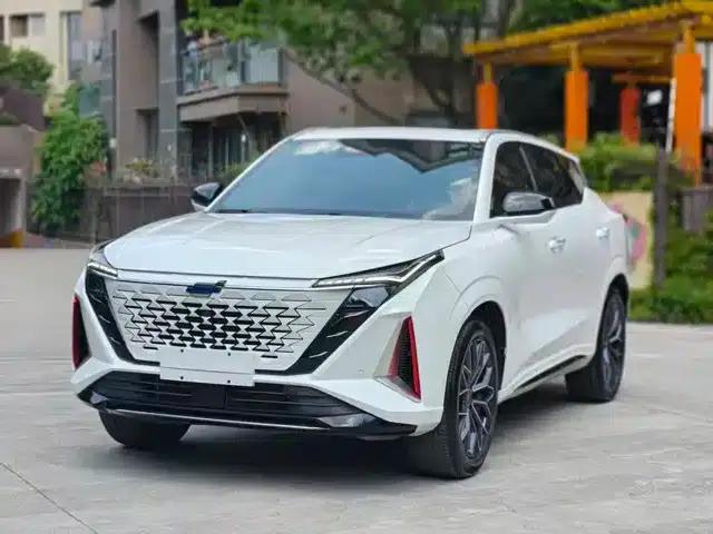 Changan Oushang Z6 2023 Blue Whale 1.5T DCT Smart Edition