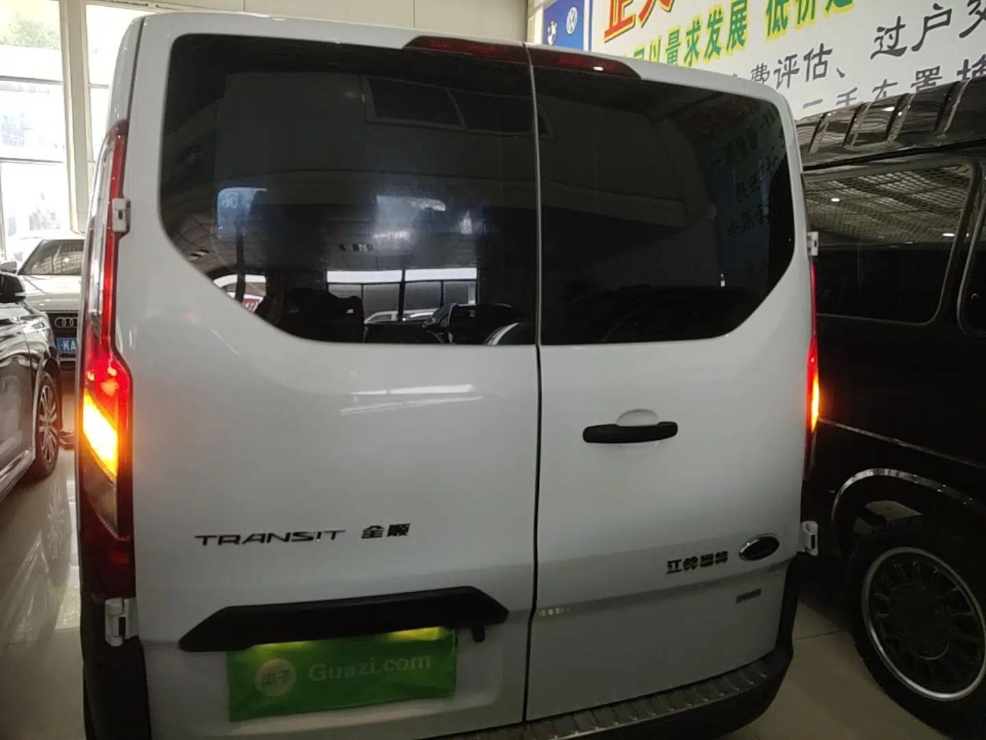 Ford Transit 2019 2.0T Gasoline Automatic Multi-Function Commercial Vehicle Short Wheelbase Low Roof 6-Seater China VI Standard — миниатюра 3